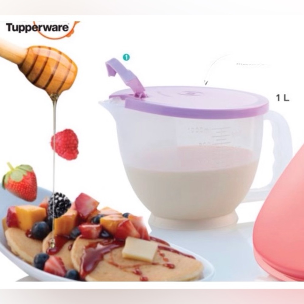 New Tupperware Vintage Style Mix N Store Pitcher 4 Cup Small Mix Batter Bowl